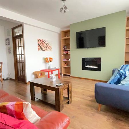 2 Bedrooms 2 Stations Londres Exterior foto