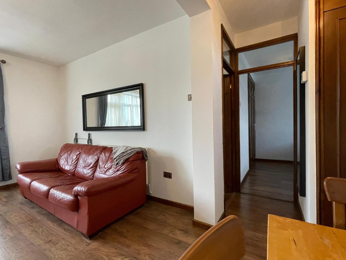 2 Bedrooms 2 Stations Londres Exterior foto