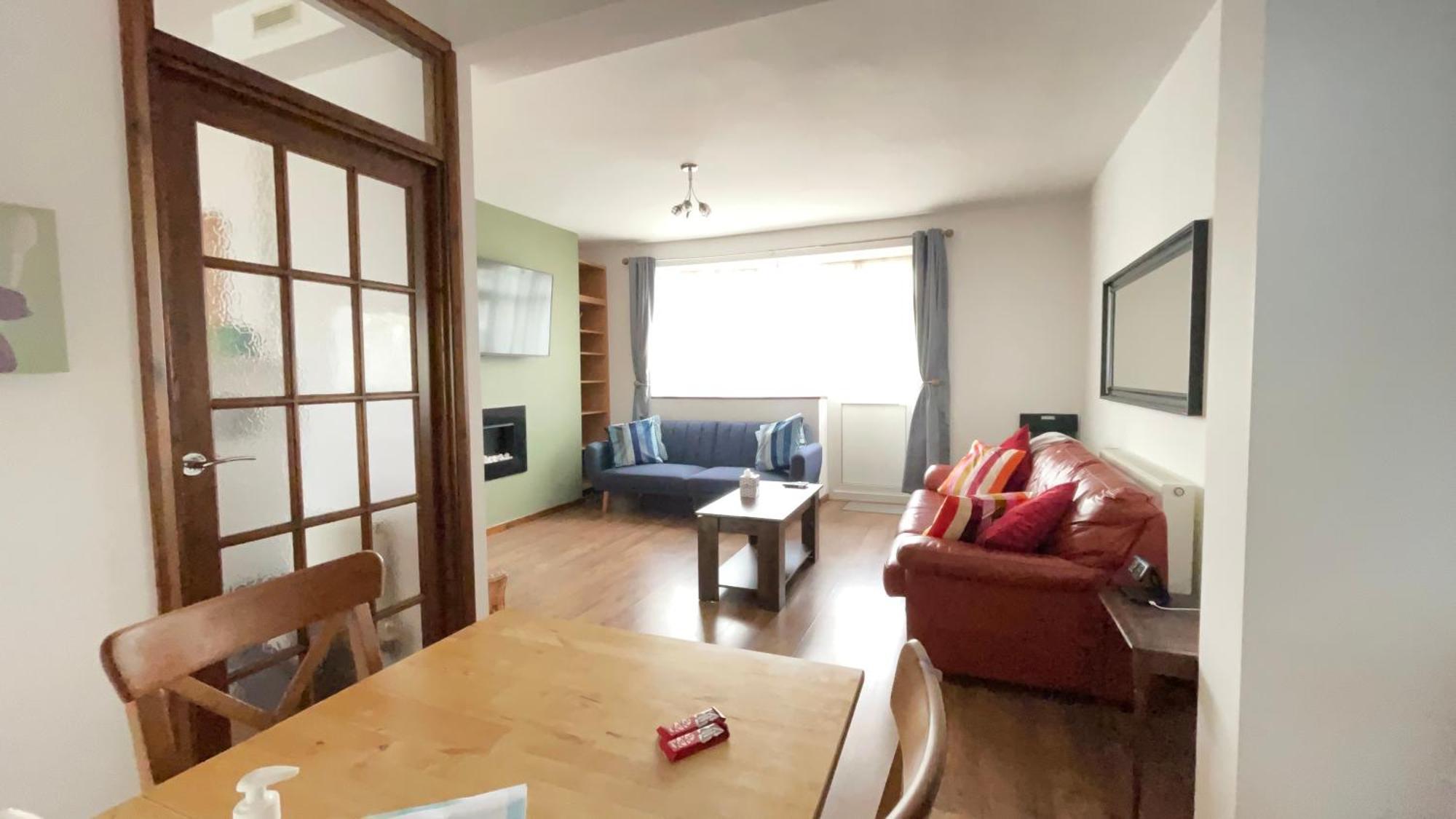 2 Bedrooms 2 Stations Londres Exterior foto