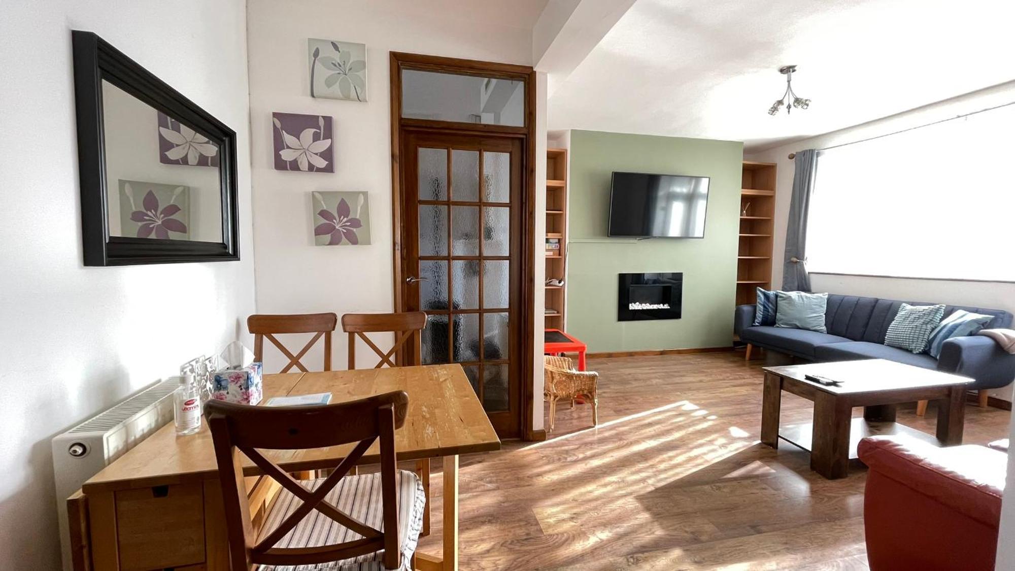 2 Bedrooms 2 Stations Londres Exterior foto