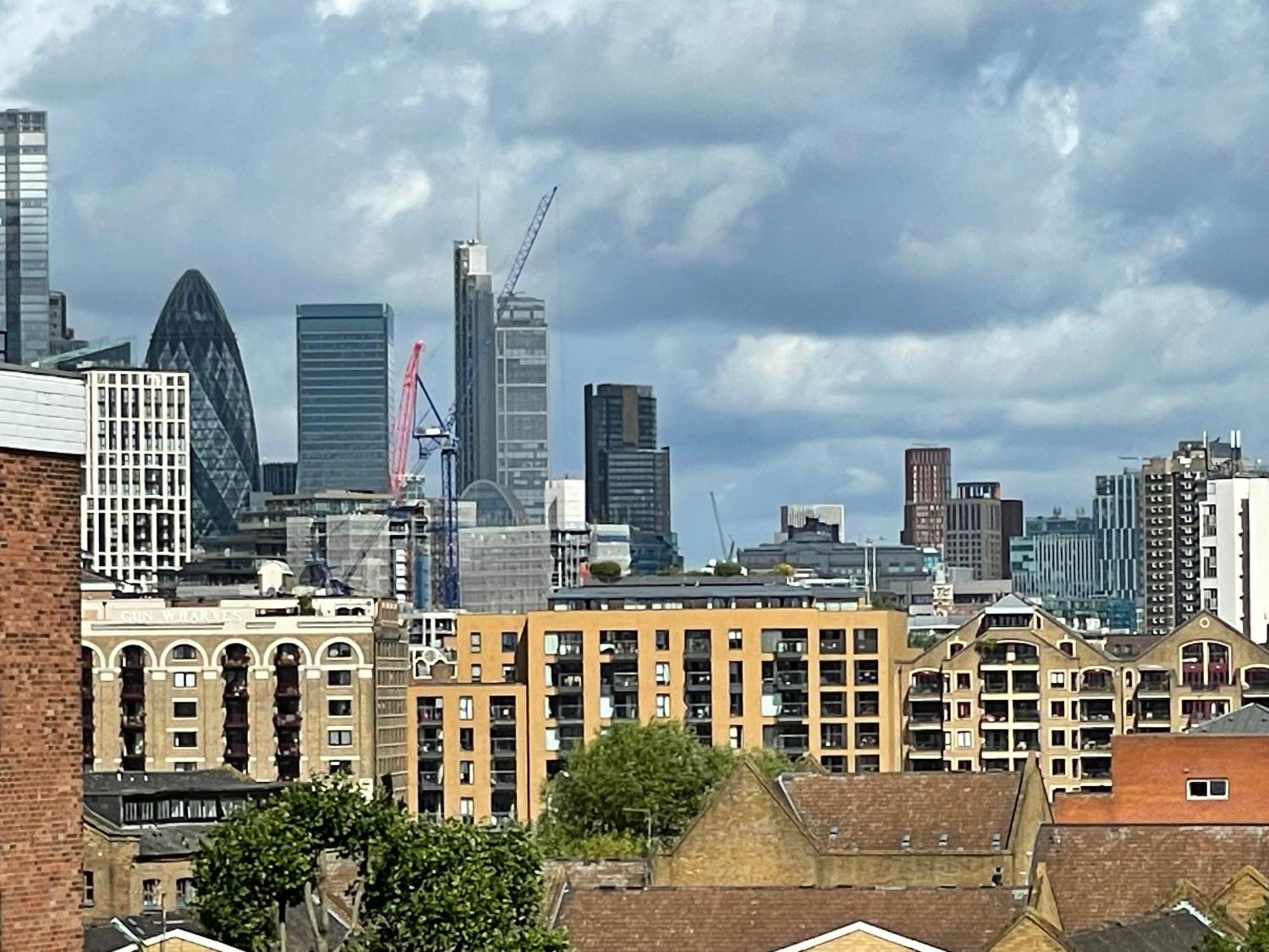 2 Bedrooms 2 Stations Londres Exterior foto