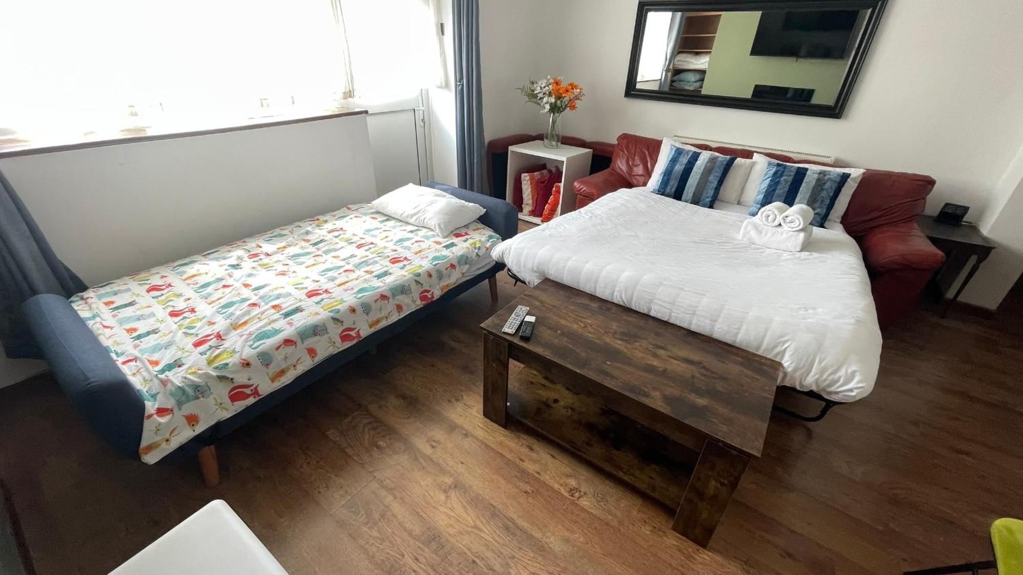 2 Bedrooms 2 Stations Londres Exterior foto