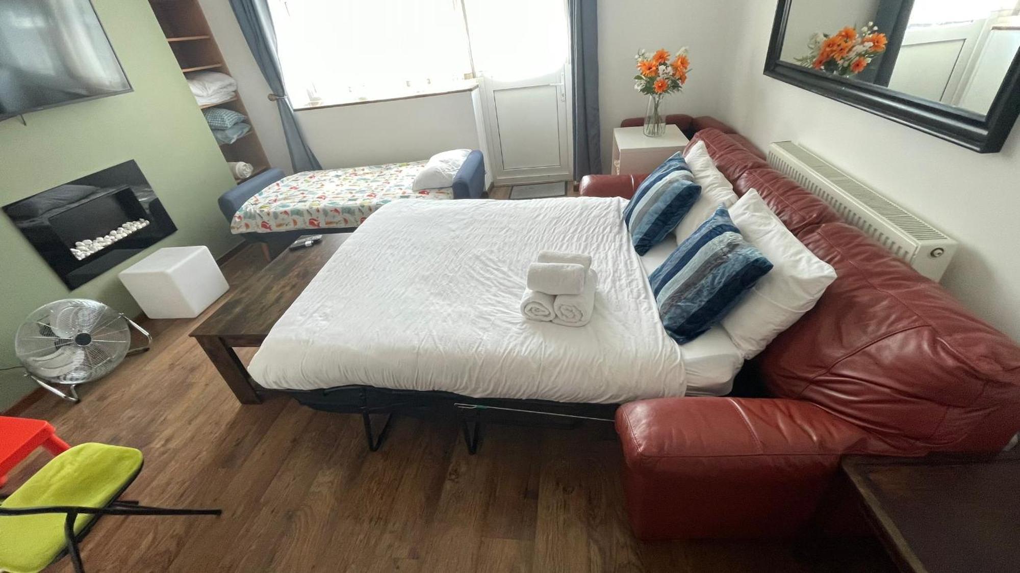 2 Bedrooms 2 Stations Londres Exterior foto