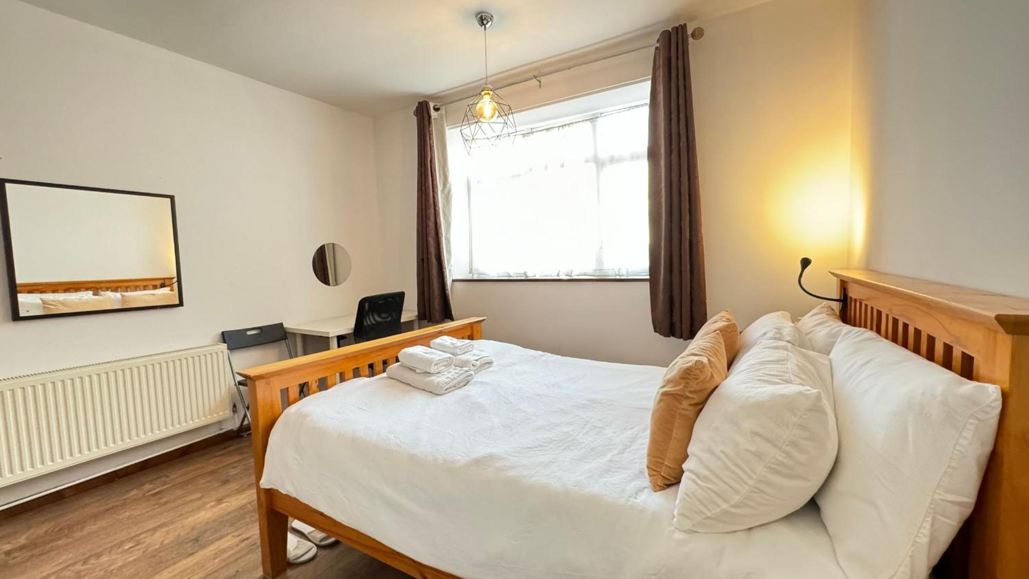 2 Bedrooms 2 Stations Londres Exterior foto